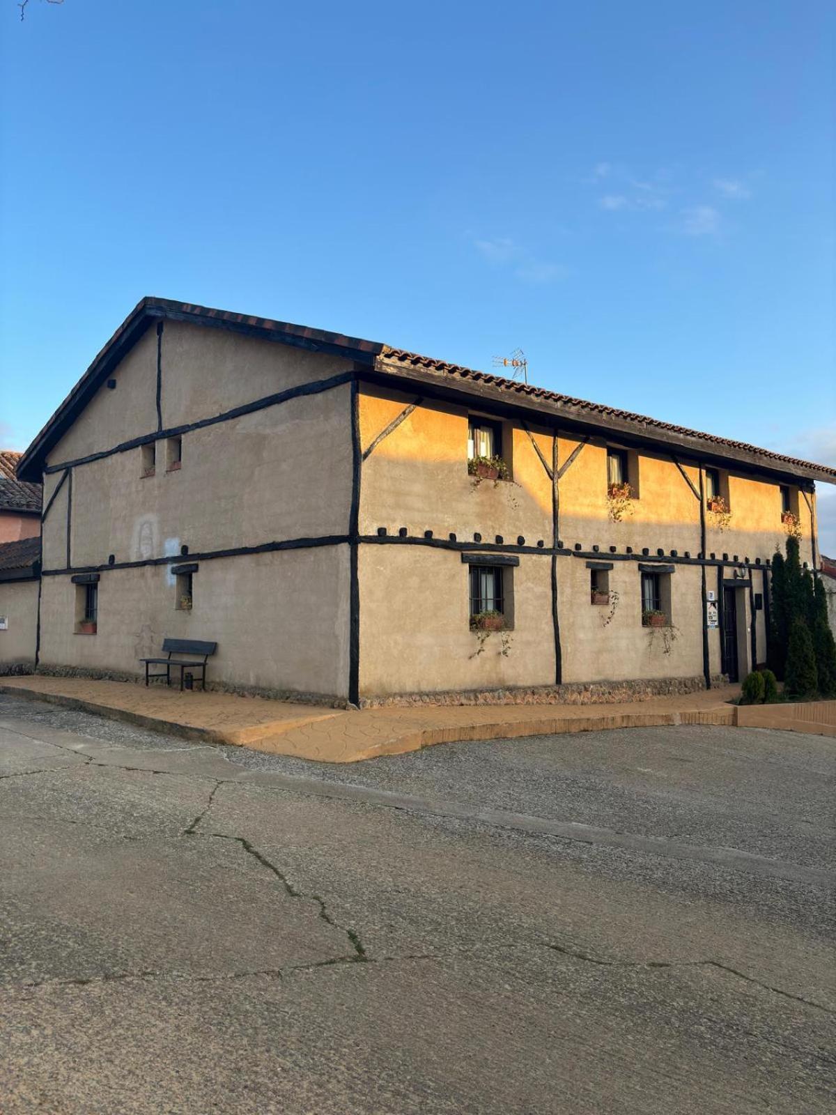 Casa Rural Dos Reales San Cristobal de Boedo Exterior photo